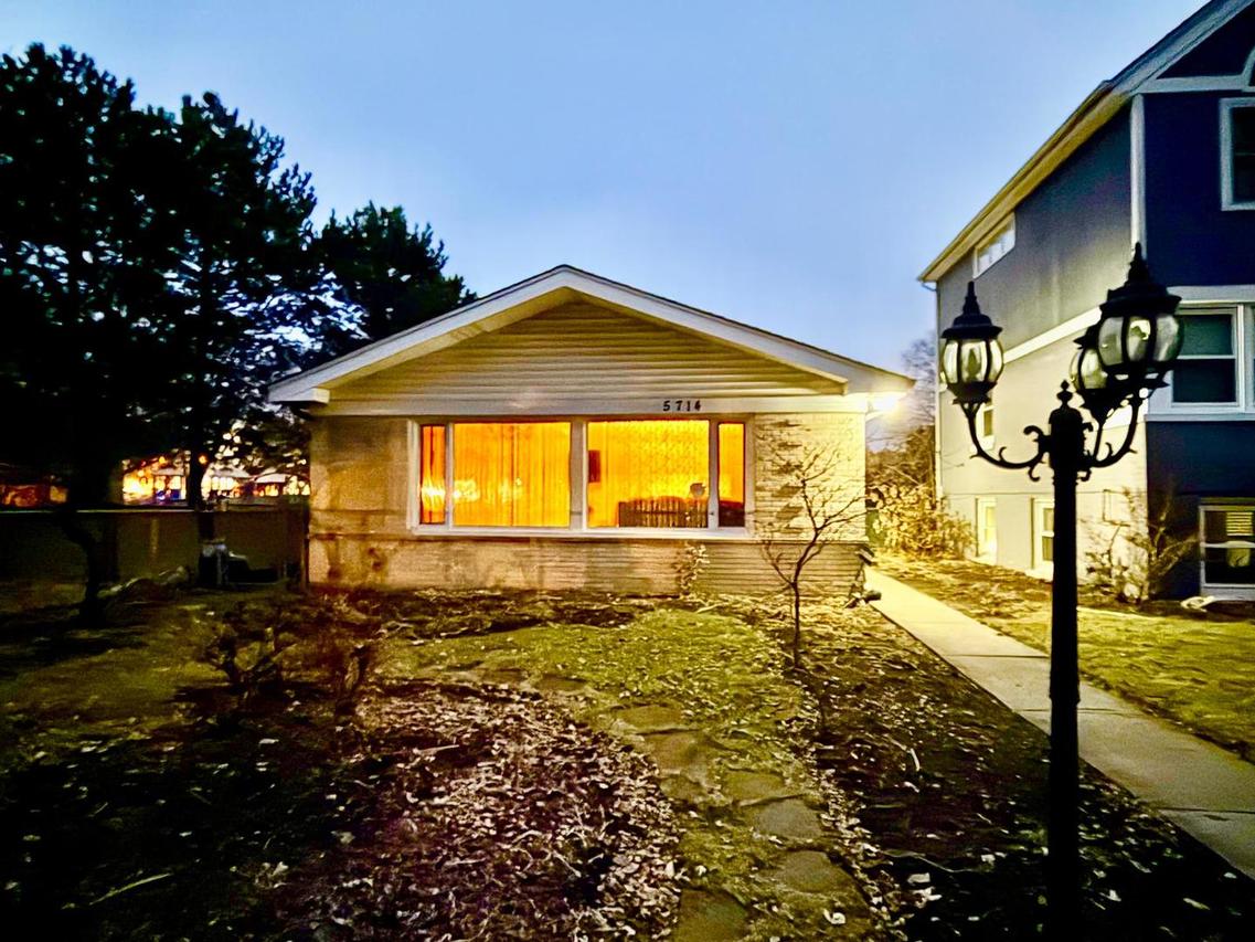 5714 Crain St., Morton Grove, IL 60053