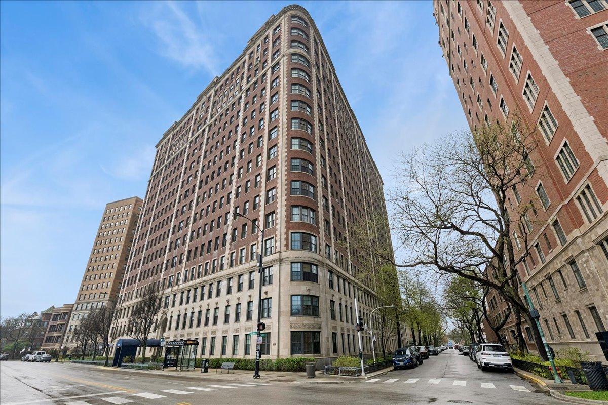 3750 N Lake Shore Dr. #1D, Chicago, IL 60613