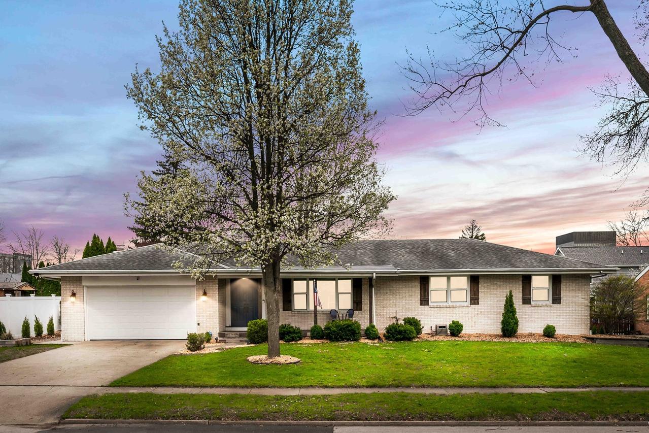 104 Ruth Rd., Bloomington, IL 61701