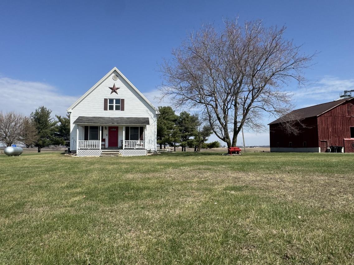 5429 Columbia Rd., Heyworth, IL 61745