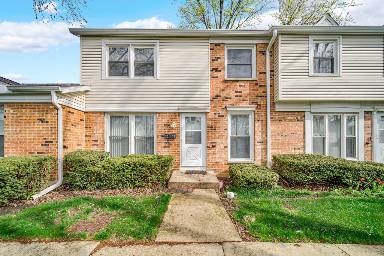 2022 Duxbury Ct., Streamwood, IL 60107