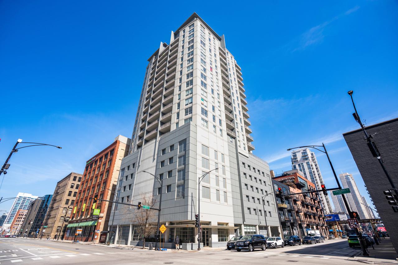 330 W Grand Ave. #1802, Chicago, IL 60654