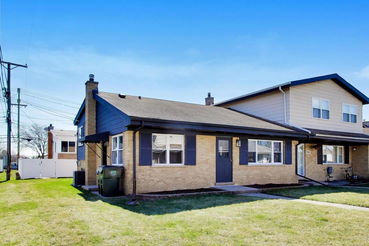 9011 N Grace Ave., Niles, IL 60714