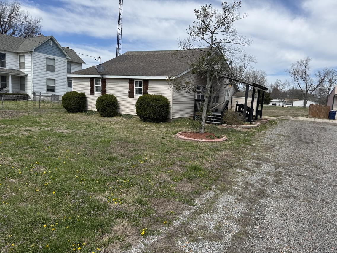 303 W Main St., Ewing, IL 62836