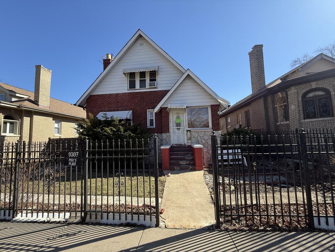 9307 S Loomis St., Chicago, IL 60620
