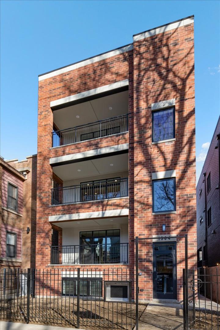 1304 W Winona St. #2, Chicago, IL 60640