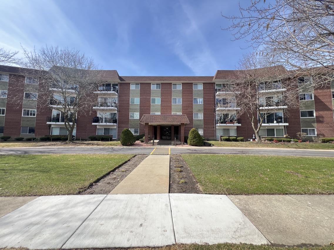 1030 S Fernandez Ave. #3N, Arlington Heights, IL 60005