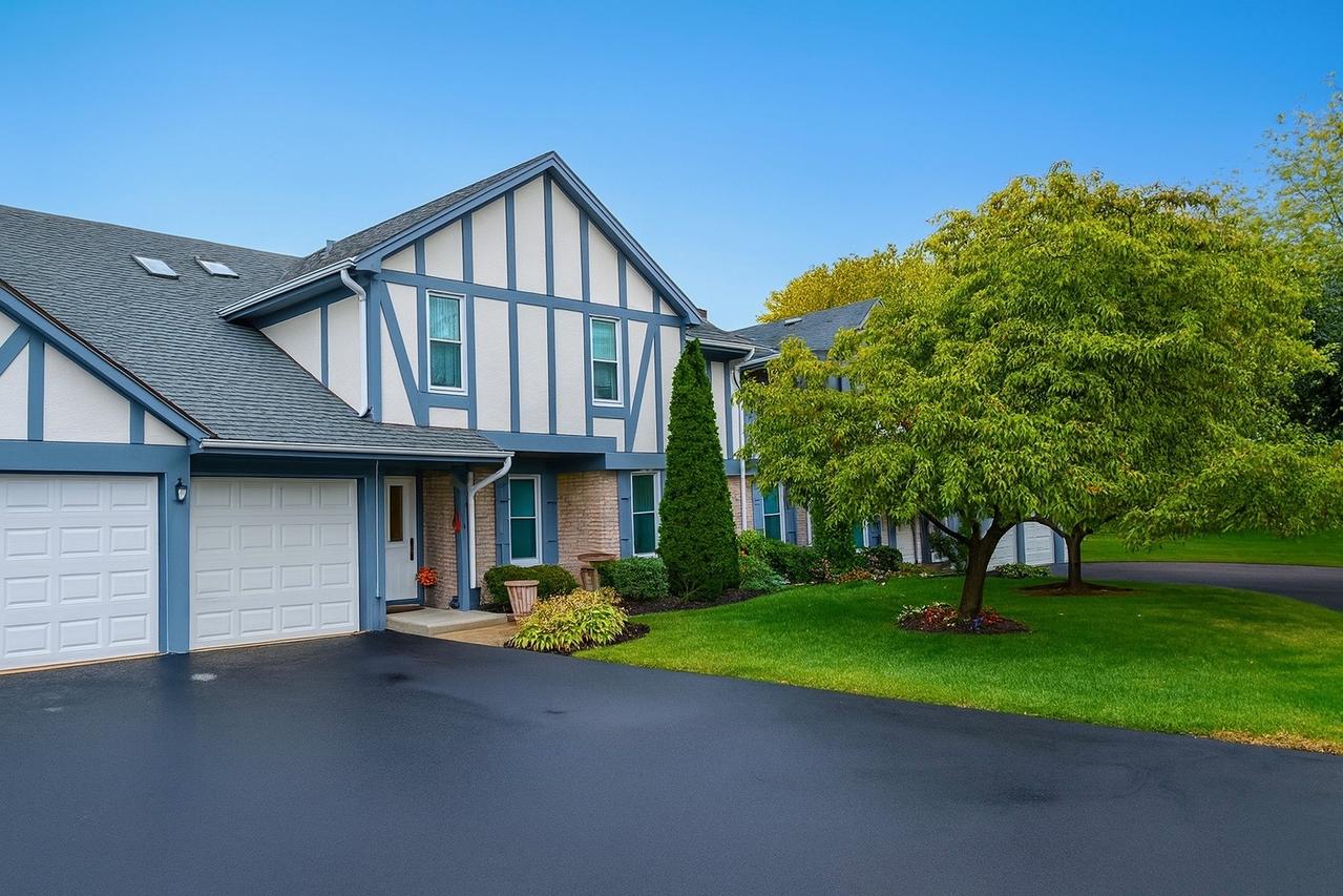 36 W Fern Ct. #117B, Palatine, IL 60067