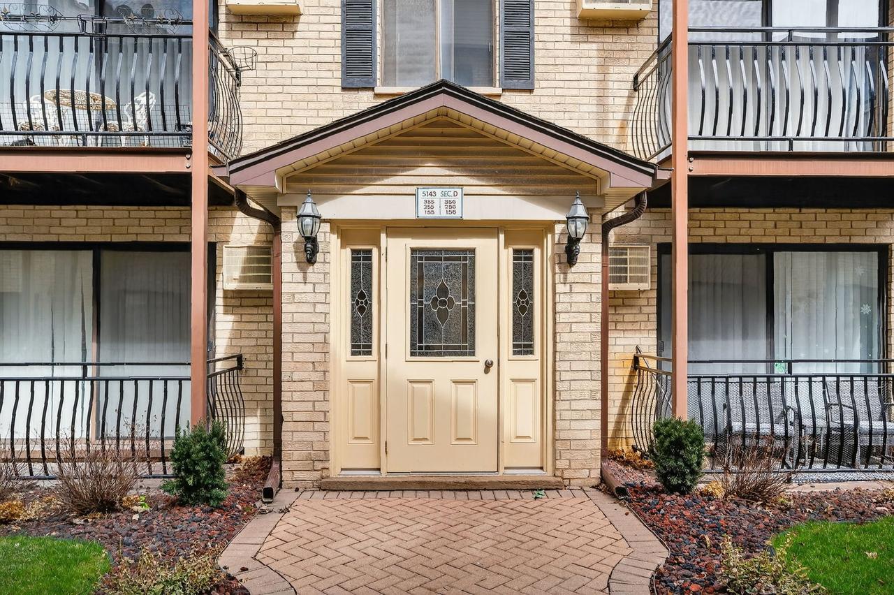 5143 N East River Rd. #355-D, Chicago, IL 60656