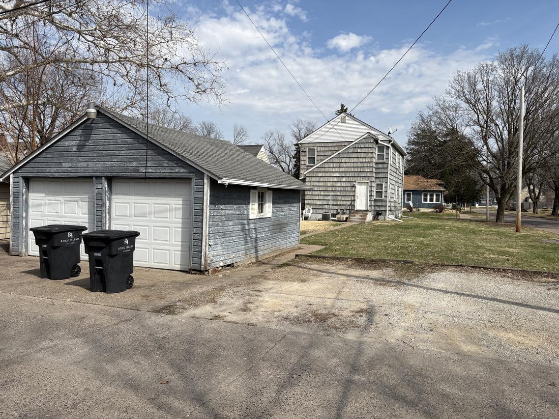 1444 43rd St., Rock Island, IL 61201