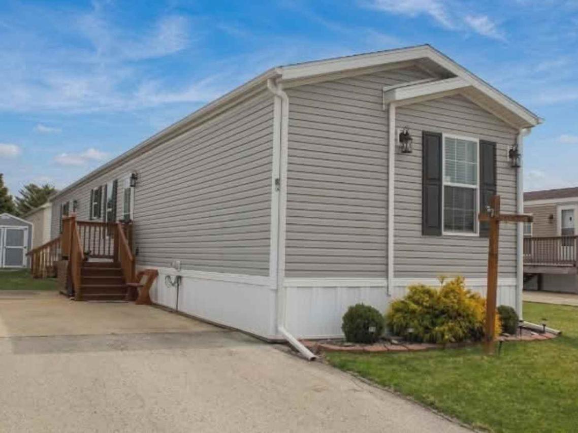 83 St. George Dr., Bourbonnais, IL 60914