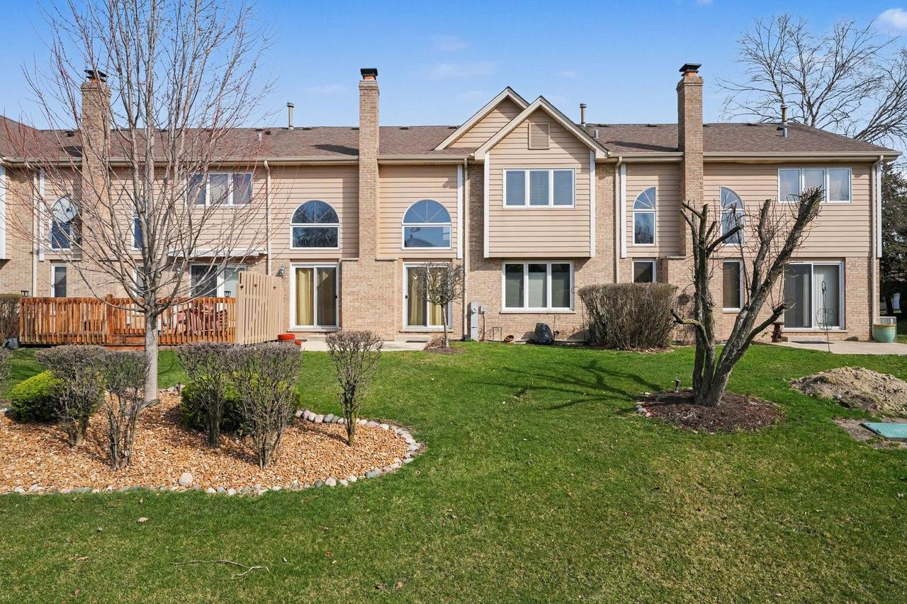 8027 Enclave Ln., Tinley Park, IL 60487