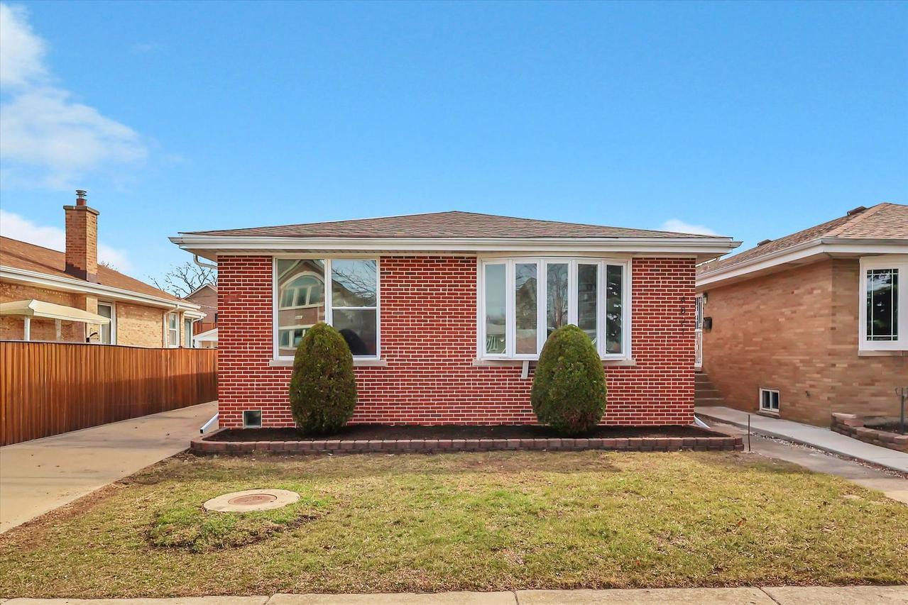 4821 N Mont Clare Ave., Chicago, IL 60656