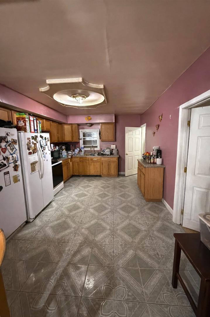 621 Elmwood Ave., Joliet, IL 60433