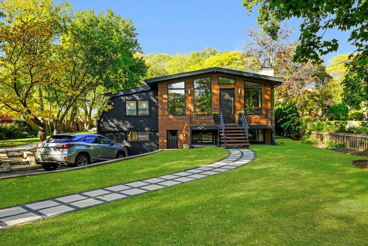 605 Illinois Rd., Wilmette, IL 60091