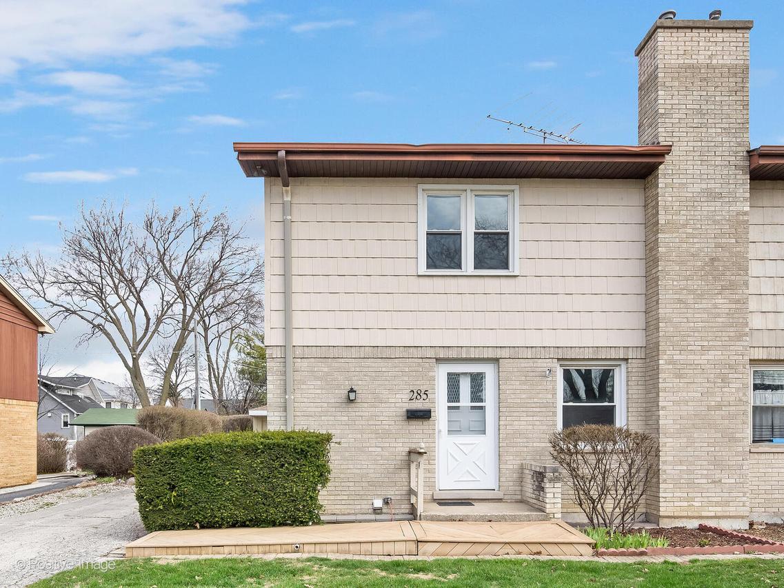 285 E 1st St., Elmhurst, IL 60126