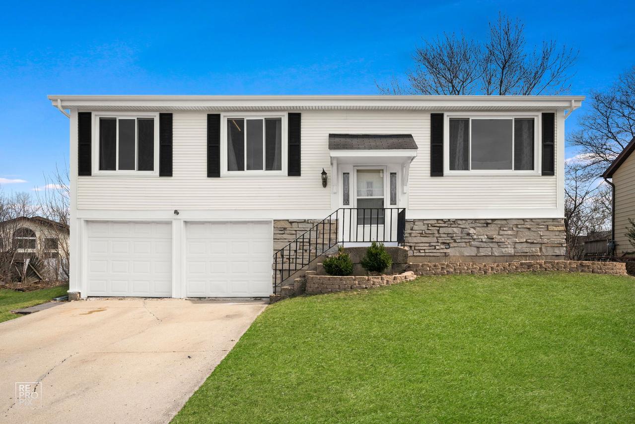 185 Harding Dr., Glendale Heights, IL 60139