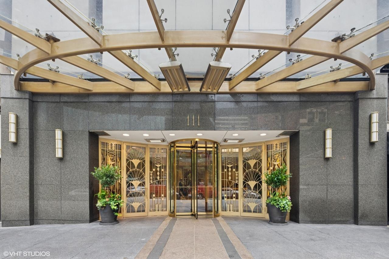 111 E Chestnut St. #21B, Chicago, IL 60611