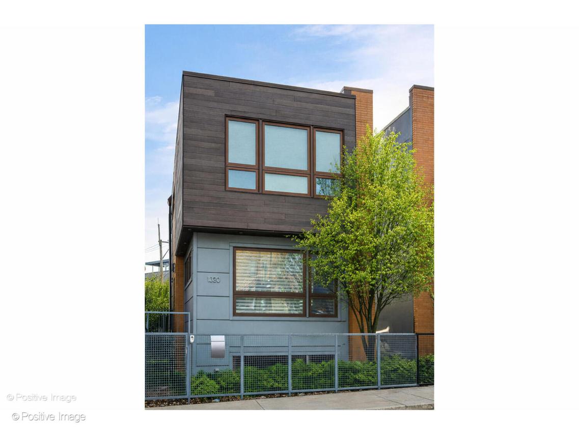 1320 N Moorman St., Chicago, IL 60622