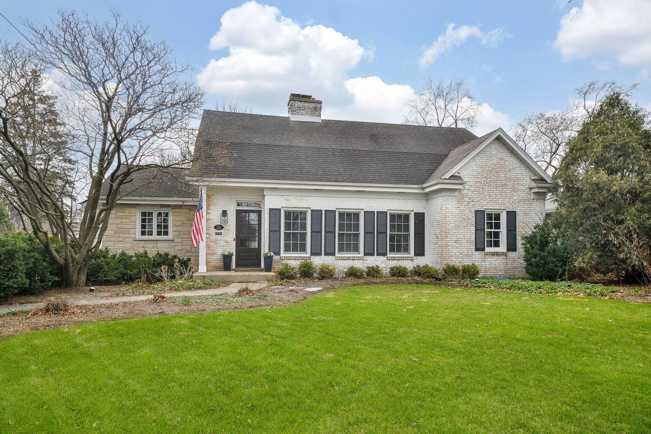 822 E Liberty Dr., Wheaton, IL 60187