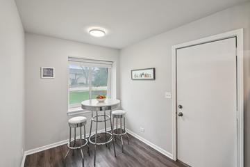 1628 Hilton Head Dr., Naperville, IL 60563