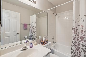 1628 Hilton Head Dr., Naperville, IL 60563