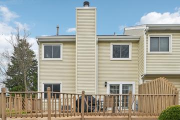 1628 Hilton Head Dr., Naperville, IL 60563