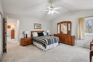 1628 Hilton Head Dr., Naperville, IL 60563
