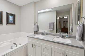 1628 Hilton Head Dr., Naperville, IL 60563