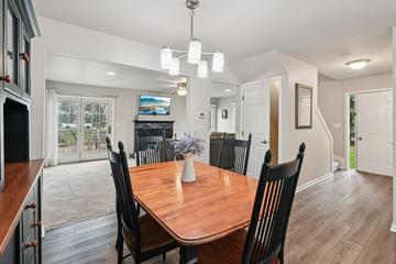 1628 Hilton Head Dr., Naperville, IL 60563