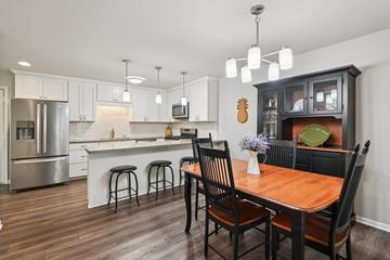 1628 Hilton Head Dr., Naperville, IL 60563