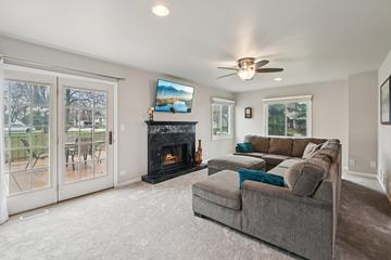 1628 Hilton Head Dr., Naperville, IL 60563