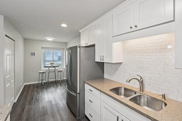 1628 Hilton Head Dr., Naperville, IL 60563