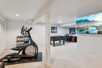 1628 Hilton Head Dr., Naperville, IL 60563