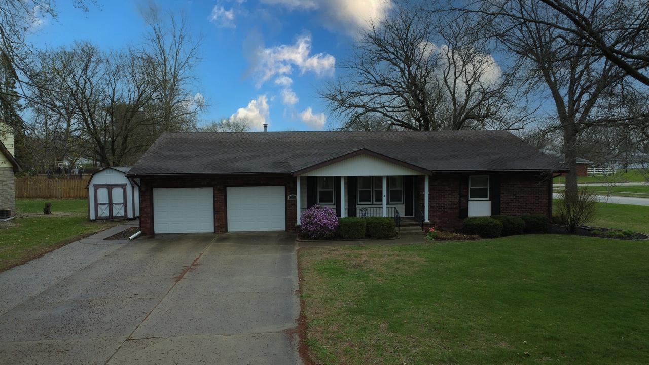 460 S Ralph St., Watseka, IL 60970