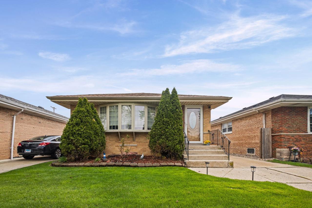 7807 S Kenneth Ave., Chicago, IL 60652