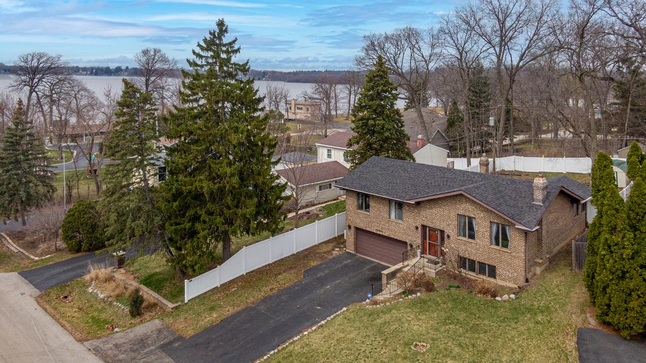 25172 W Columbia Bay Dr., Lake Villa, IL 60046