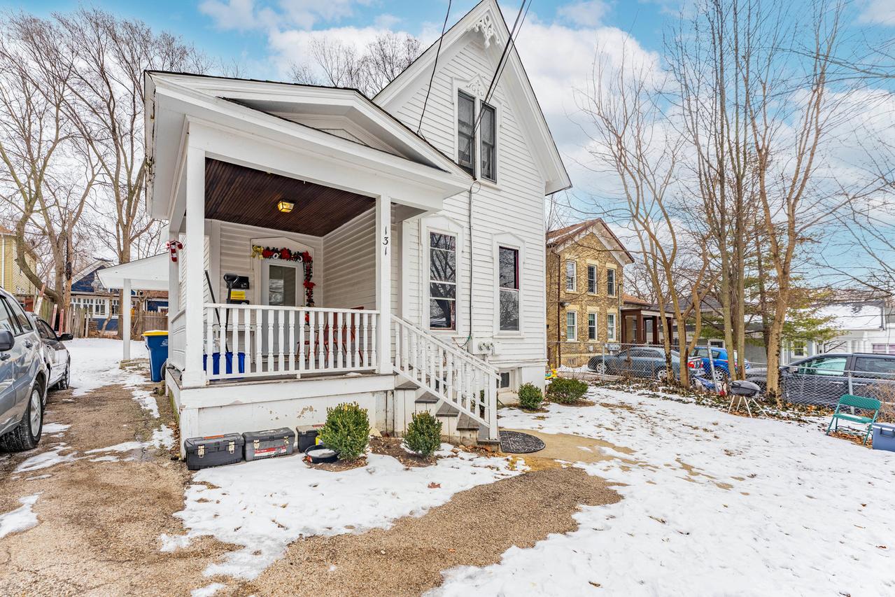 131 N Gifford St., Elgin, IL 60120