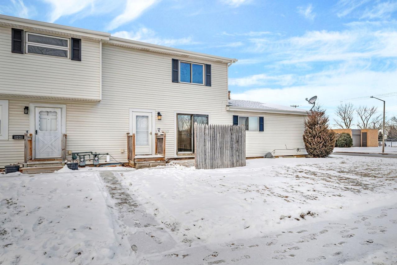 1113 Gael Dr. #B, Joliet, IL 60435