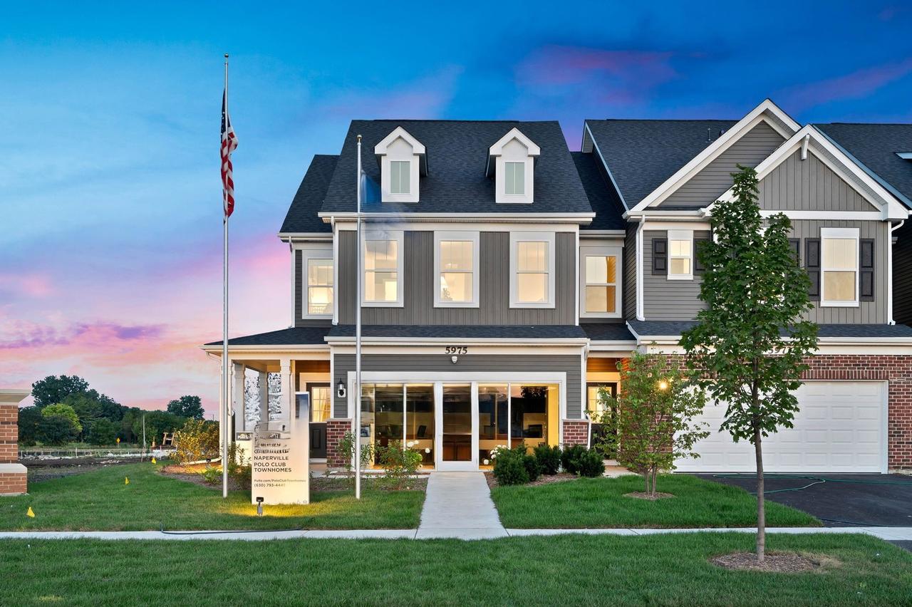 2314 Horseshoe Cir. #08804, Naperville, IL 60564