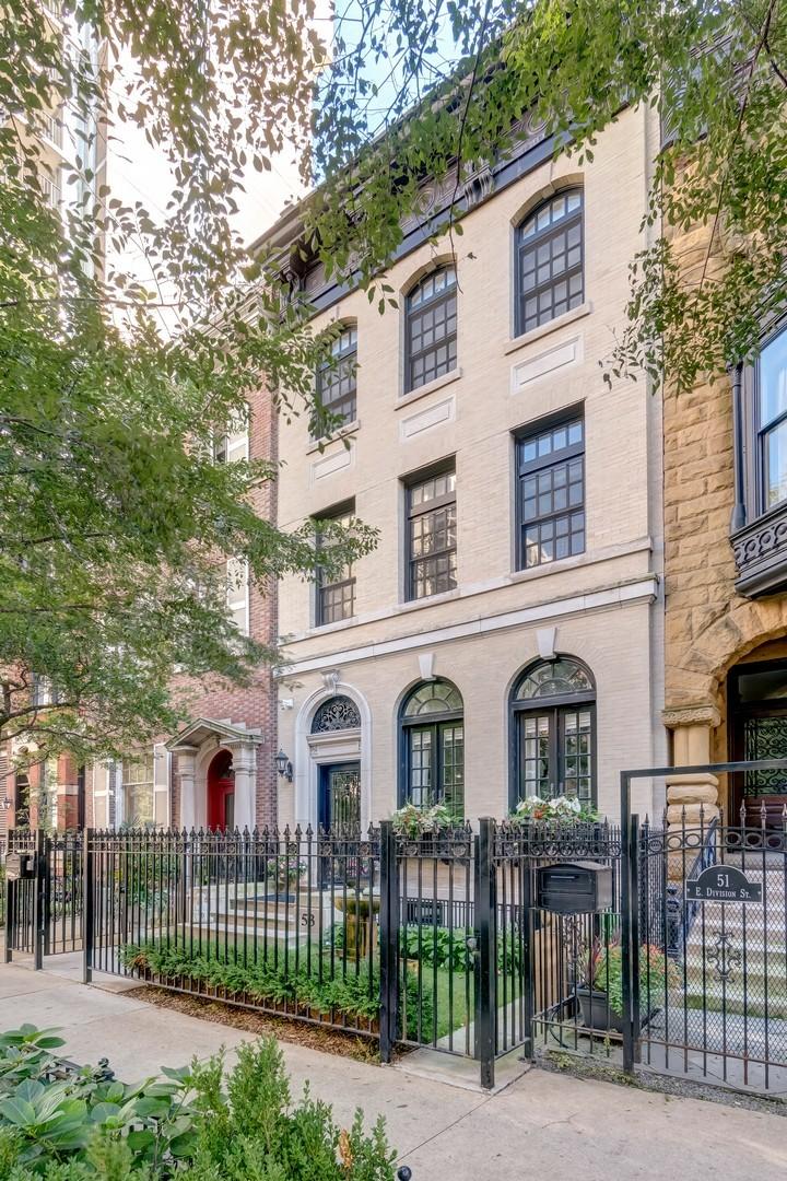 53 E Division St., Chicago, IL 60610