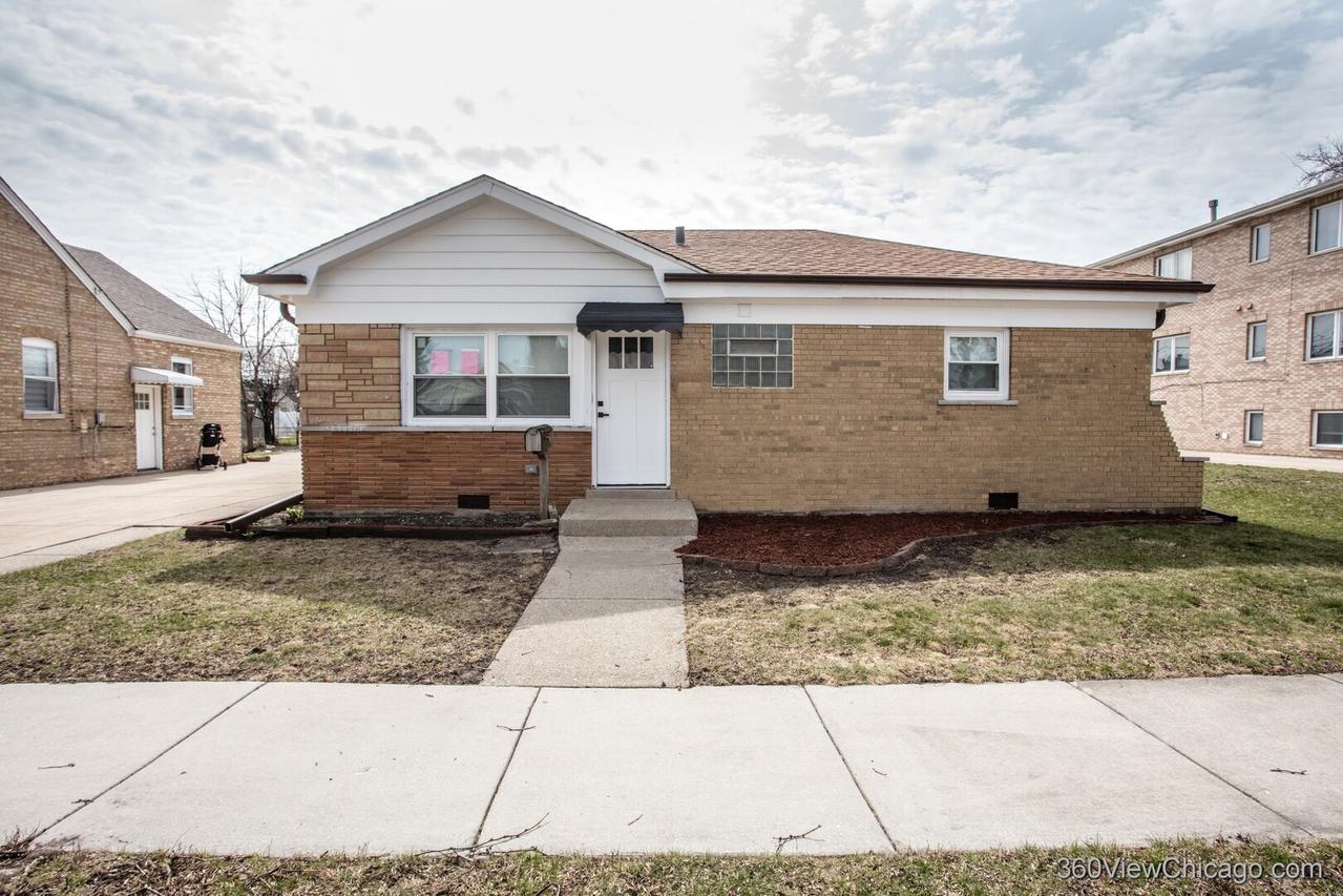 8651 44th St., Lyons, IL 60534