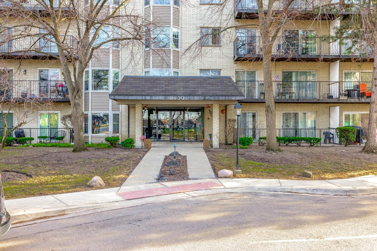 8630 Waukegan Rd. #317, Morton Grove, IL 60053