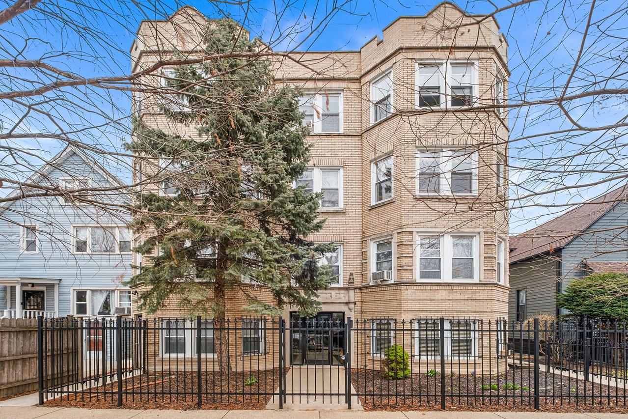 2837 N Sawyer Ave. #3R, Chicago, IL 60618