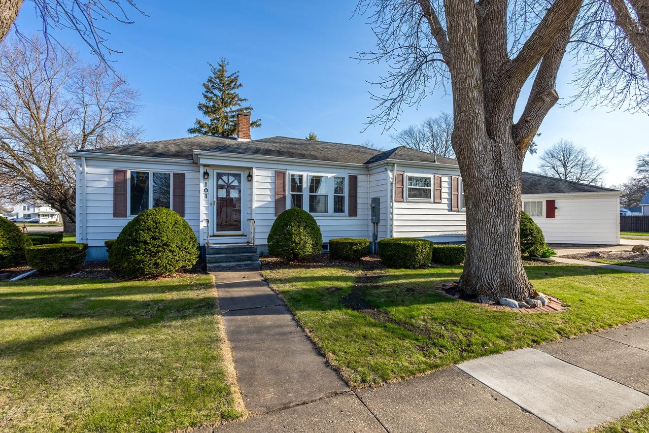 101 E D St., Alpha, IL 61413