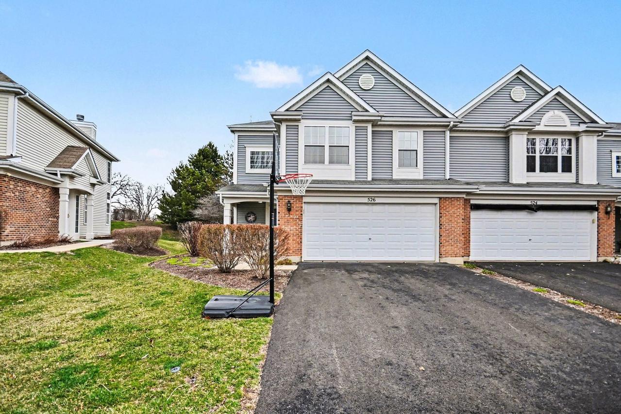 526 Lancaster Dr., Pingree Grove, IL 60140