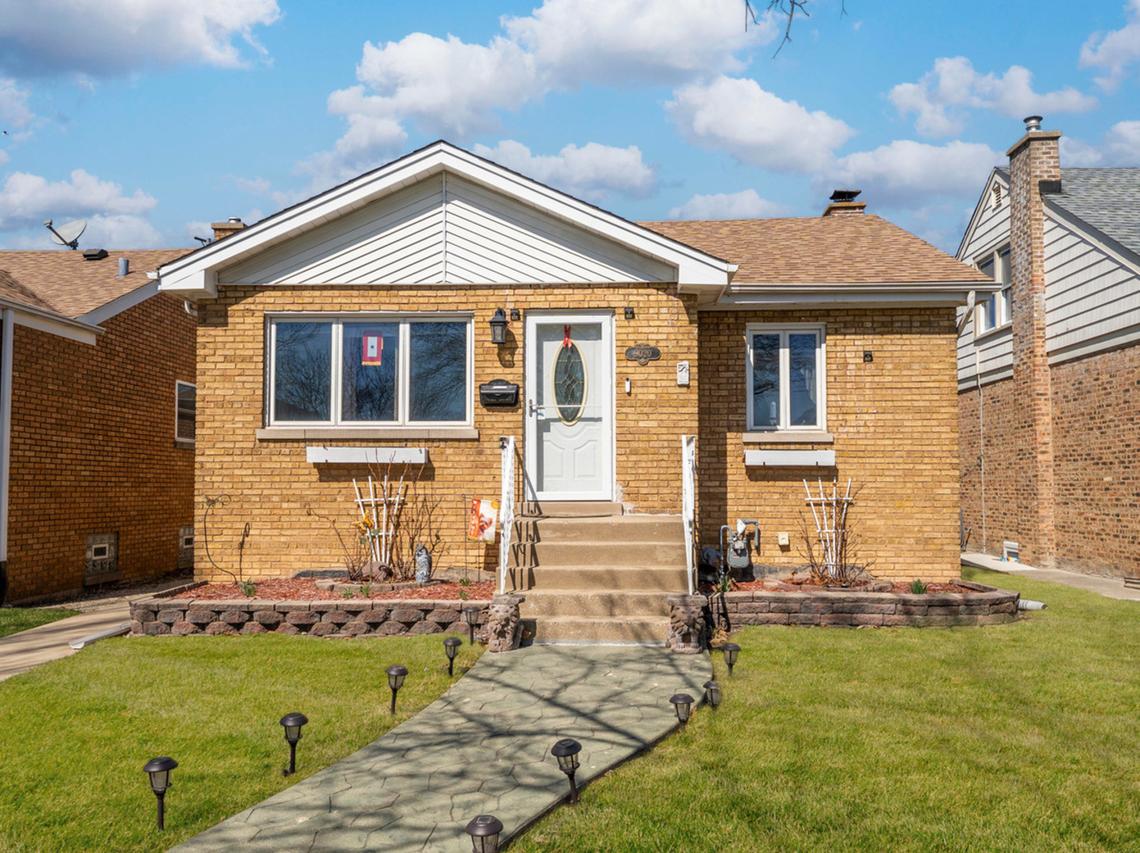 9020 W 22nd Pl., North Riverside, IL 60546