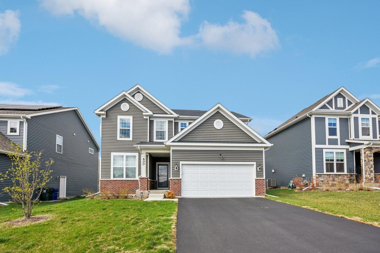 600 Alpine Dr., Algonquin, IL 60102