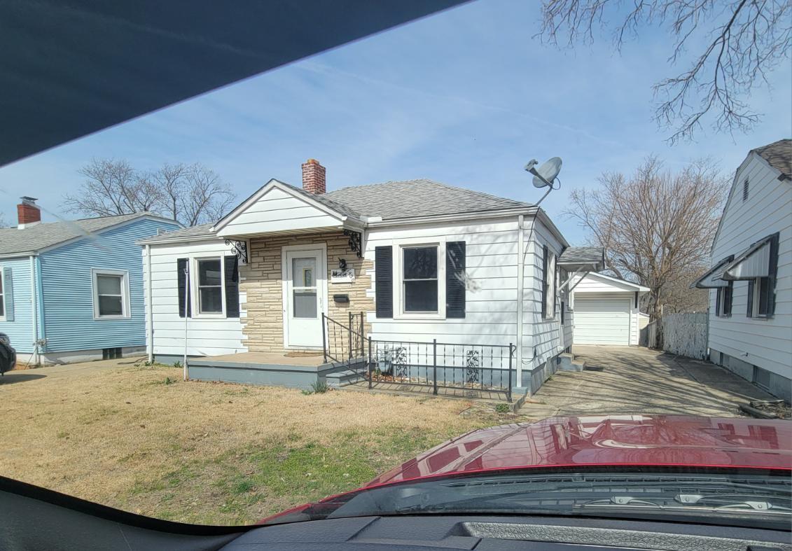 1430 E Vanderhoof St., Decatur, IL 62521