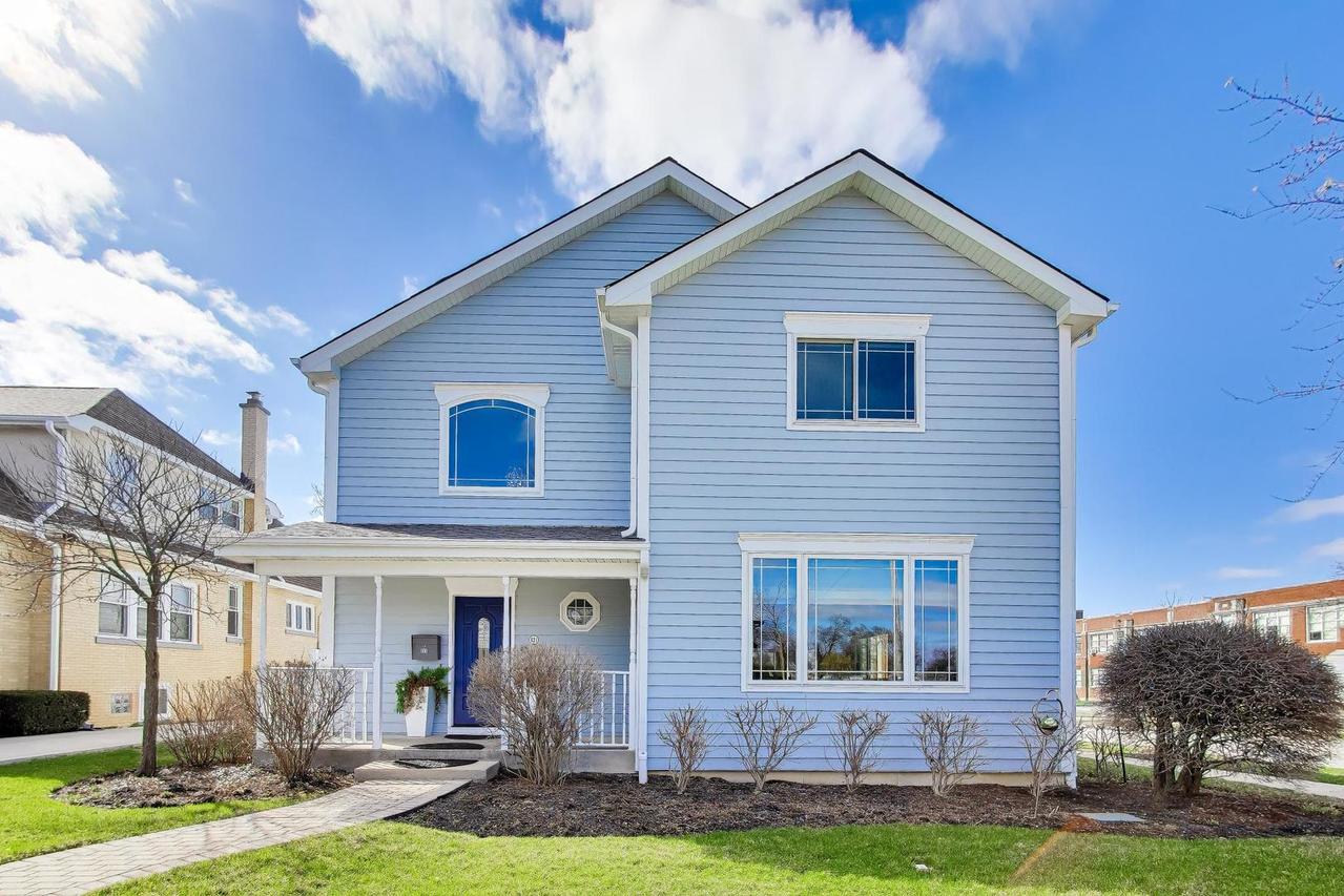 421 W Hawthorne St., Arlington Heights, IL 60004